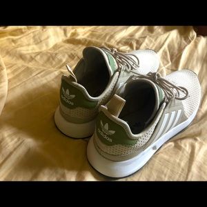 im selling my size 9.5 mens adidas shoes